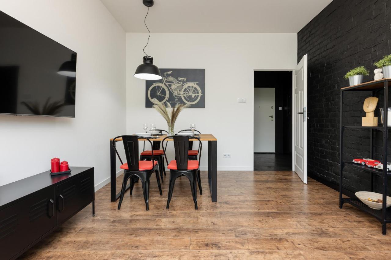 Stylish & Trendy 1 Bedroom Apartment Wola With Parking By Renters Warschau Buitenkant foto