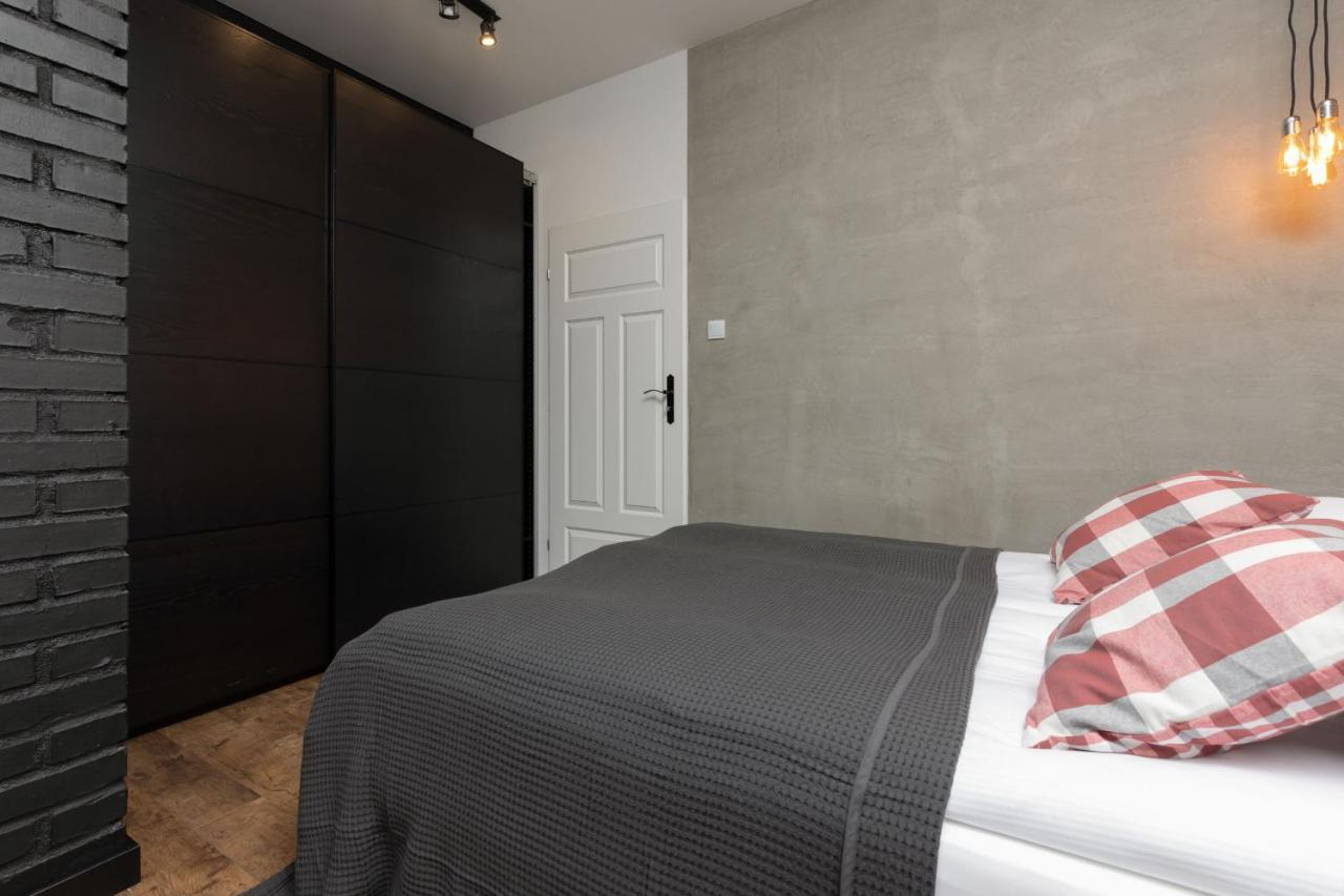 Stylish & Trendy 1 Bedroom Apartment Wola With Parking By Renters Warschau Buitenkant foto